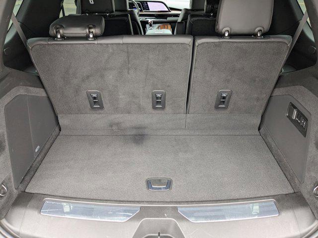 Photo of 2022 Crystal White Tricoat Cadillac Escalade