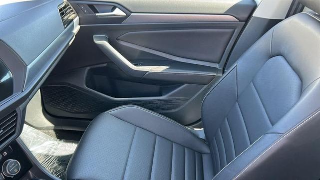 Photo of 2024 Rising Blue Metallic Volkswagen Jetta