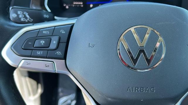 Photo of 2024 Rising Blue Metallic Volkswagen Jetta