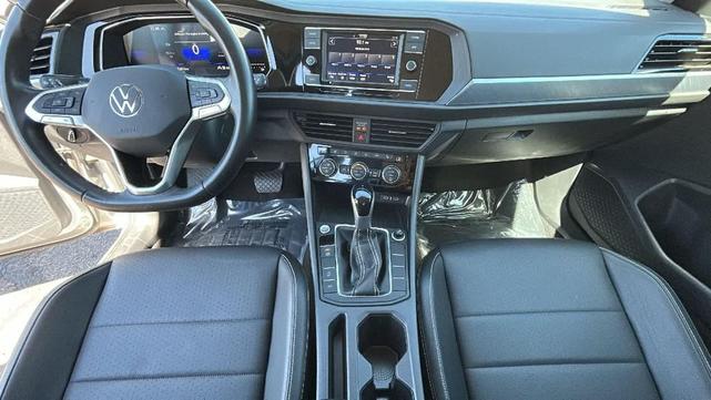 Photo of 2024 Rising Blue Metallic Volkswagen Jetta