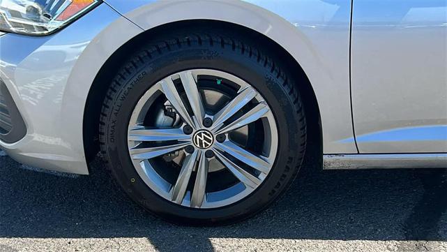 Photo of 2024 Rising Blue Metallic Volkswagen Jetta