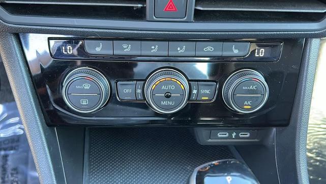 Photo of 2024 Rising Blue Metallic Volkswagen Jetta