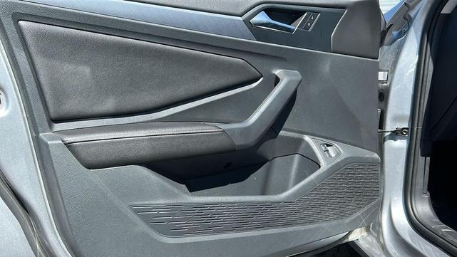 Photo of 2024 Rising Blue Metallic Volkswagen Jetta
