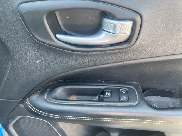 Photo of 2021 Laser Blue Pearlcoat Jeep Compass