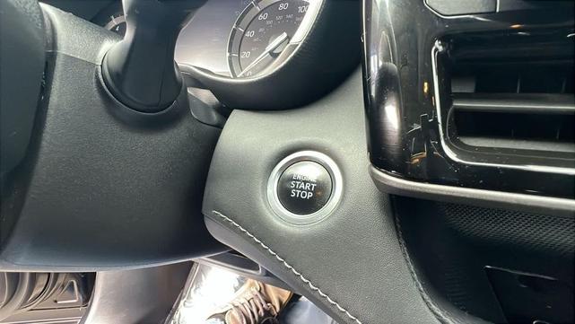 Photo of 2021 Midnight Black Metallic Toyota Highlander