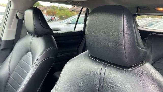 Photo of 2021 Midnight Black Metallic Toyota Highlander