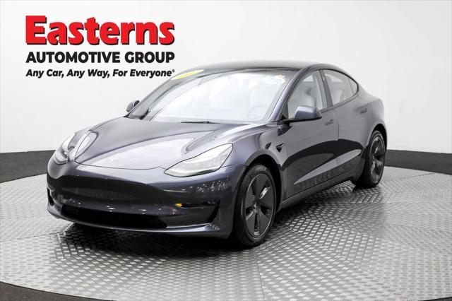 Photo of 2022 Gray Tesla Model 3
