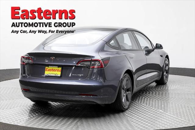Photo of 2022 Gray Tesla Model 3