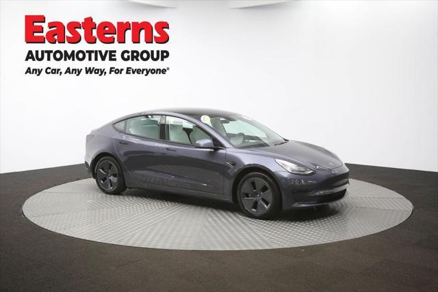 Photo of 2022 Gray Tesla Model 3