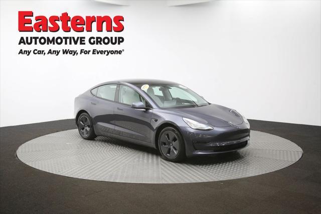 Photo of 2022 Gray Tesla Model 3