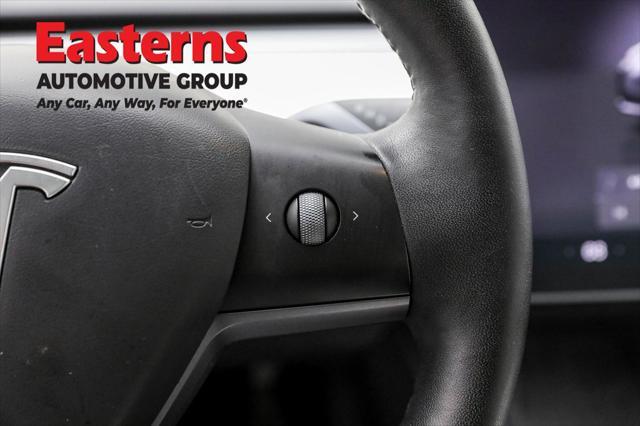 Photo of 2022 Gray Tesla Model 3