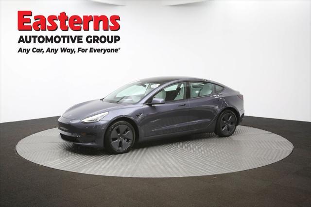 Photo of 2022 Gray Tesla Model 3