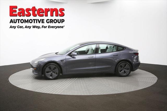 Photo of 2022 Gray Tesla Model 3