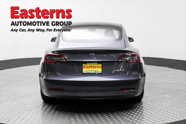 Photo of 2022 Gray Tesla Model 3