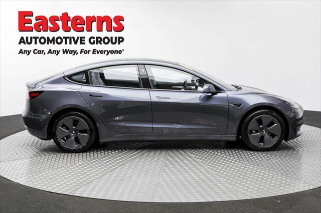 Photo of 2022 Gray Tesla Model 3