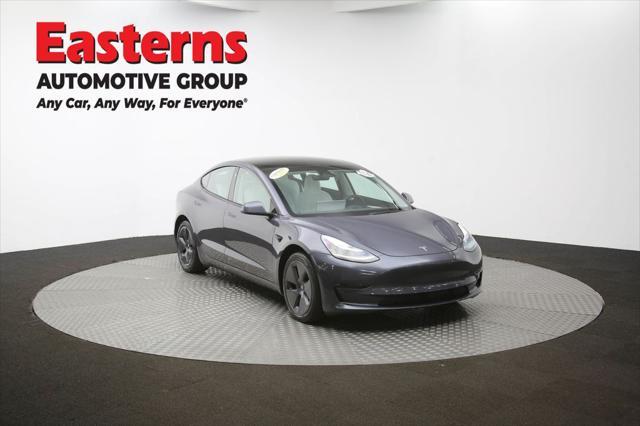 Photo of 2022 Gray Tesla Model 3