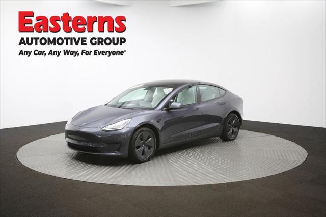 Photo of 2022 Gray Tesla Model 3