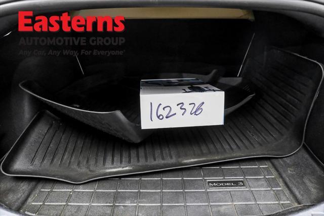 Photo of 2022 Gray Tesla Model 3