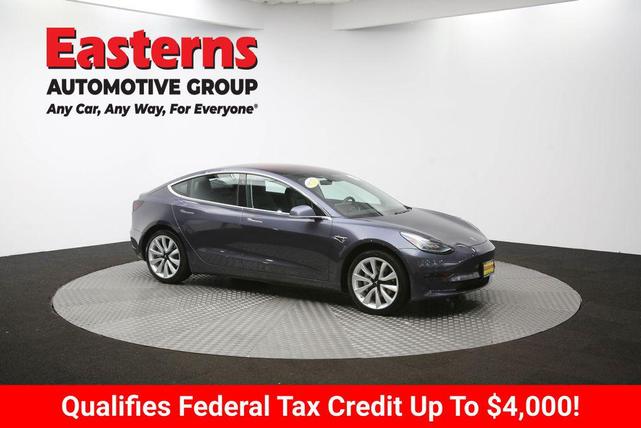 Photo of 2018 Gray Tesla Model 3