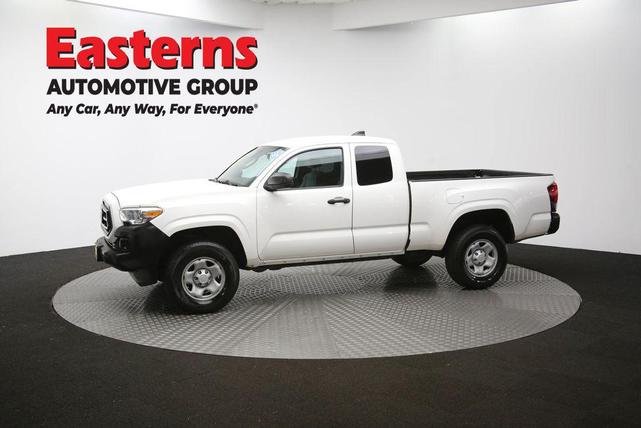 Photo of 2021 Super White Toyota Tacoma