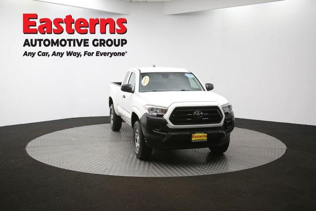 Photo of 2021 Super White Toyota Tacoma