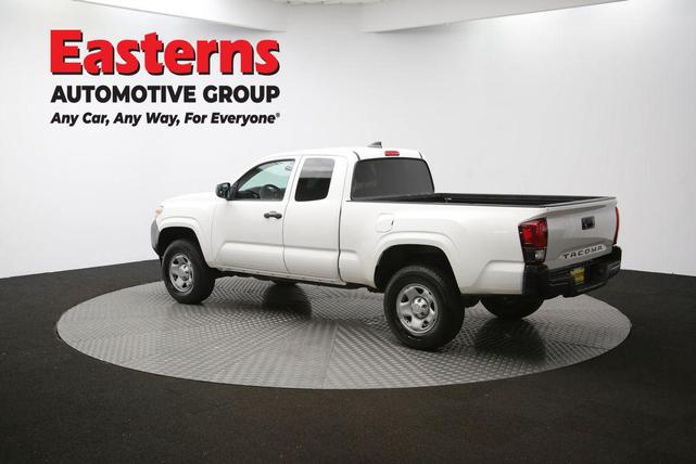 Photo of 2021 Super White Toyota Tacoma