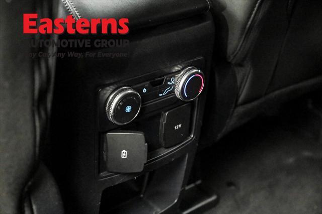 Photo of 2021 AGATE BLACK METALLIC Ford Explorer