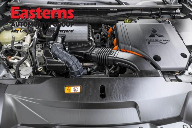 Photo of 2023 Mercury Gray Metallic Mitsubishi Outlander PHEV
