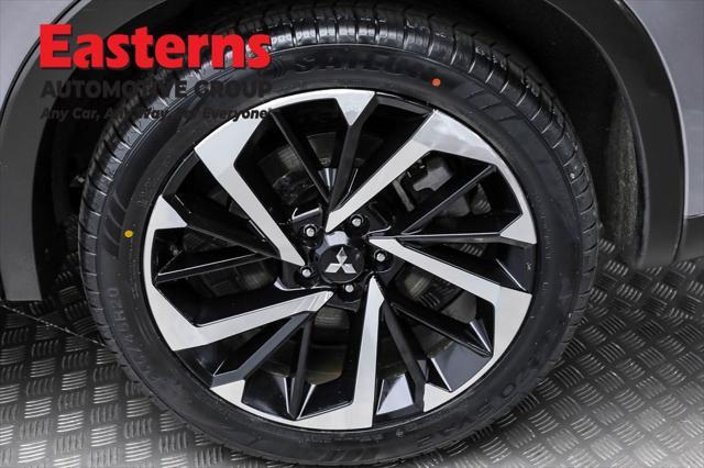 Photo of 2023 Mercury Gray Metallic Mitsubishi Outlander PHEV