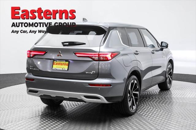 Photo of 2023 Mercury Gray Metallic Mitsubishi Outlander PHEV