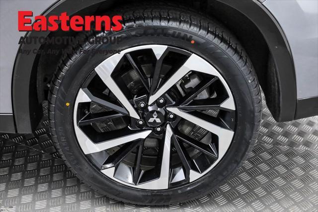 Photo of 2023 Mercury Gray Metallic Mitsubishi Outlander PHEV
