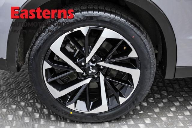 Photo of 2023 Mercury Gray Metallic Mitsubishi Outlander PHEV