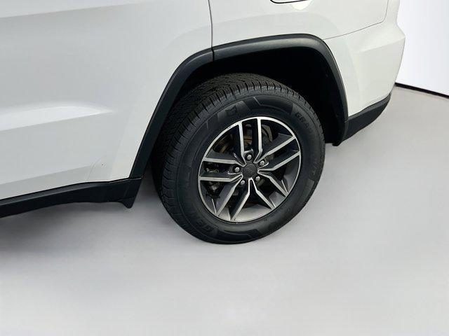 Photo of 2022 Bright White Clearcoat Jeep Grand Cherokee