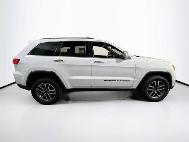 Photo of 2022 Bright White Clearcoat Jeep Grand Cherokee