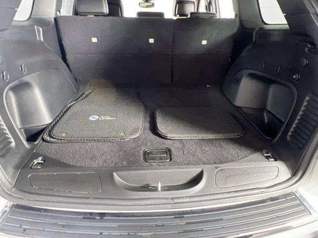 Photo of 2022 Bright White Clearcoat Jeep Grand Cherokee