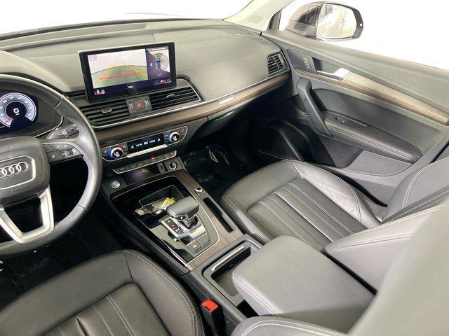 Photo of 2022 Mythos Black Metallic Audi Q5