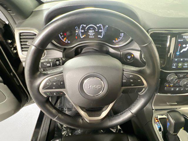 Photo of 2022 Diamond Black Crystal Pearlcoat Jeep Grand Cherokee
