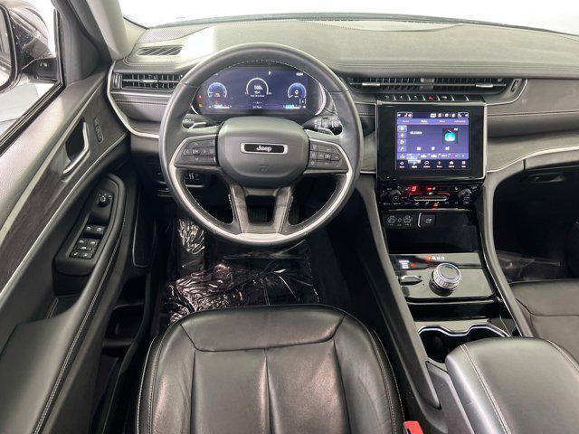 Photo of 2021 Bright White Clearcoat Jeep Grand Cherokee L