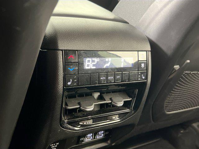 Photo of 2021 Bright White Clearcoat Jeep Grand Cherokee L