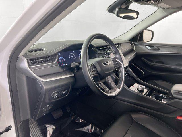 Photo of 2021 Bright White Clearcoat Jeep Grand Cherokee L