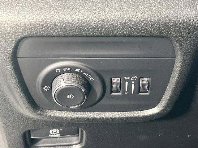 Photo of 2021 Bright White Clearcoat Jeep Grand Cherokee L