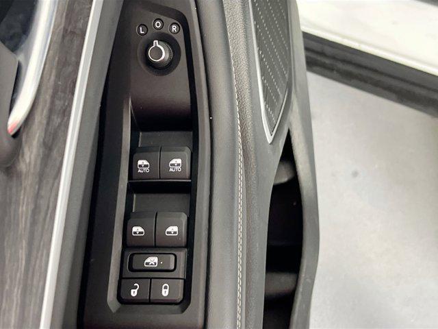 Photo of 2021 Bright White Clearcoat Jeep Grand Cherokee L