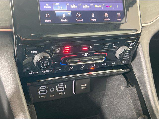 Photo of 2021 Bright White Clearcoat Jeep Grand Cherokee L