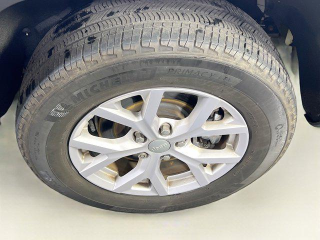 Photo of 2021 Bright White Clearcoat Jeep Grand Cherokee L