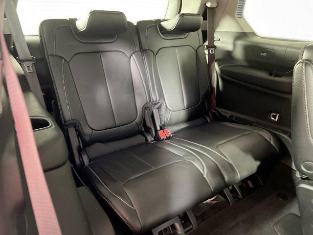 Photo of 2021 Bright White Clearcoat Jeep Grand Cherokee L
