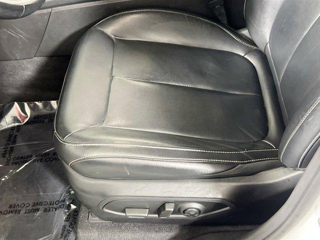 Photo of 2021 Bright White Clearcoat Jeep Grand Cherokee L