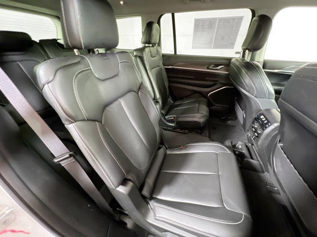 Photo of 2021 Bright White Clearcoat Jeep Grand Cherokee L