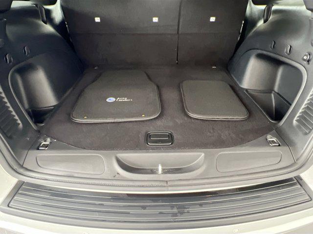 Photo of 2022 Bright White Clearcoat Jeep Grand Cherokee