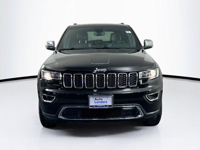 Photo of 2022 Diamond Black Crystal Pearlcoat Jeep Grand Cherokee