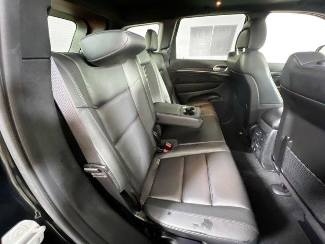Photo of 2022 Diamond Black Crystal Pearlcoat Jeep Grand Cherokee